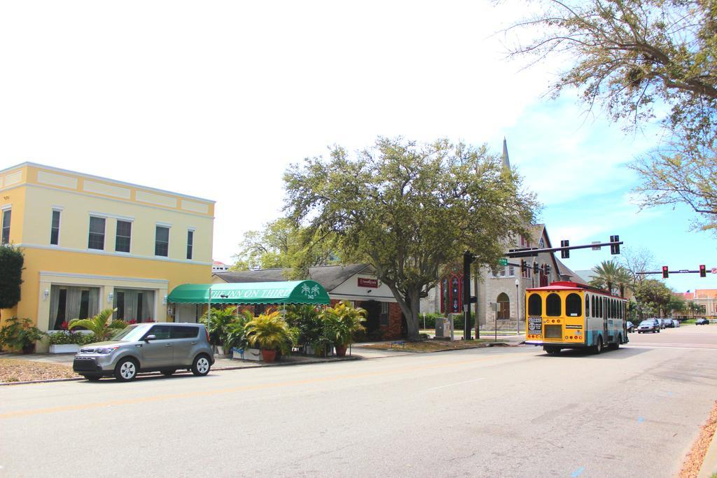 The Inn On Third St. Petersburg Exterior photo