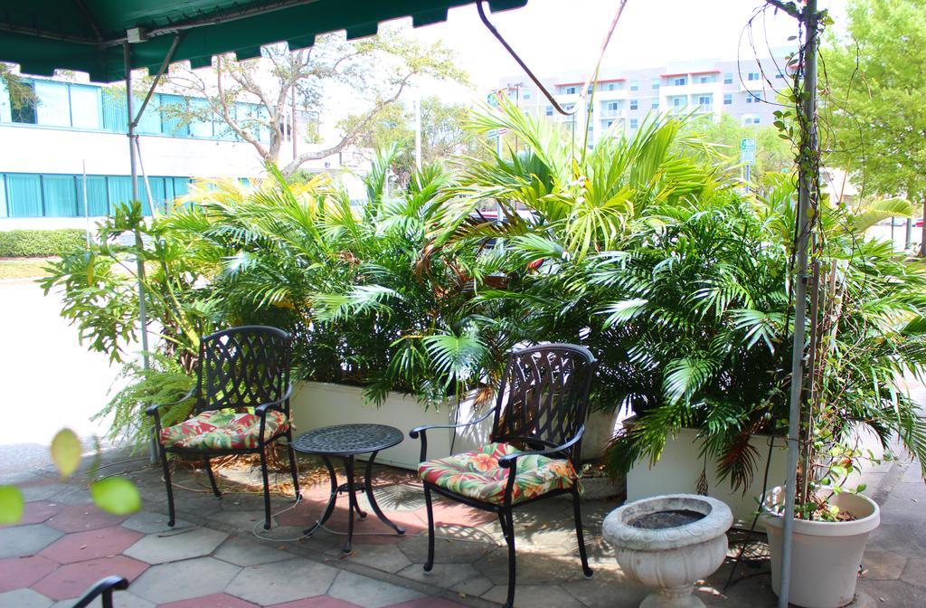 The Inn On Third St. Petersburg Exterior photo